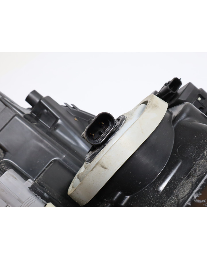 Ligier JS50, framlykta vänster