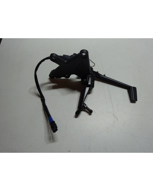 Kawasaki ZX10R, fotpinne höger komplett