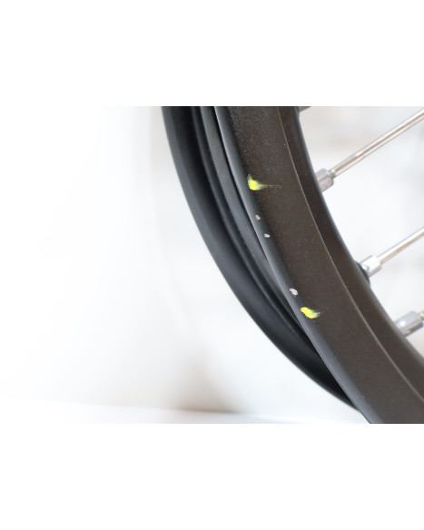 KTM 690 SMC, framfälg