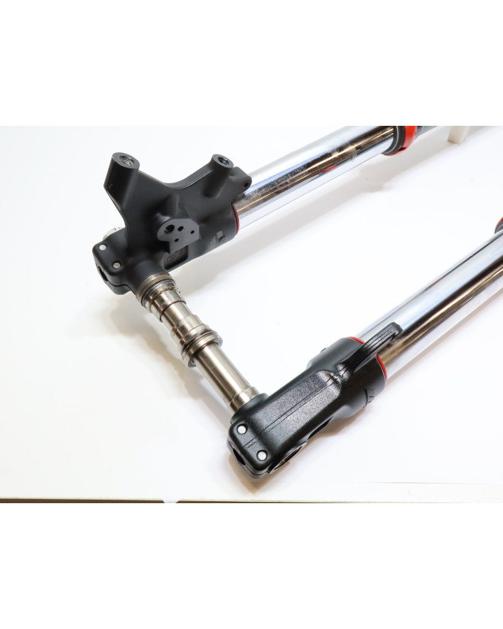 KTM 690 SMC, framgaffel