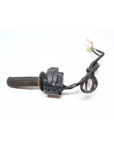 KTM 690 SMC, omkopplare med gashandtag höger