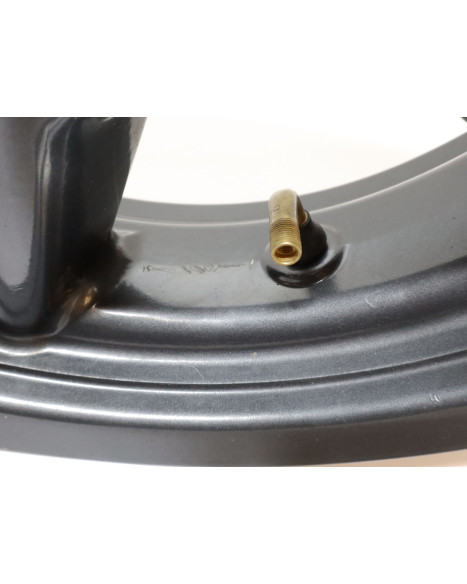 Yamaha Neos, bakfälg