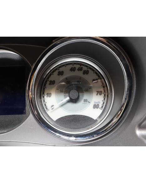 Ligier JS50, instrumentpanel