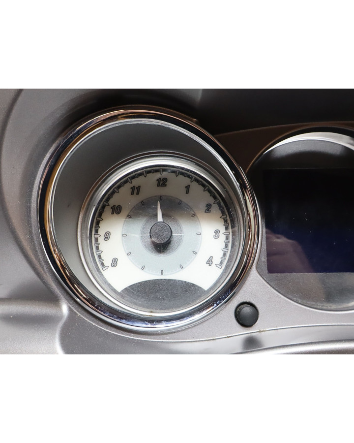 Ligier JS50, instrumentpanel