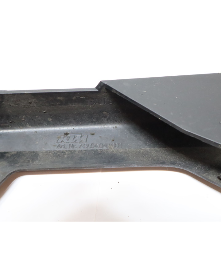 KTM 690 SMC, kedjeskydd