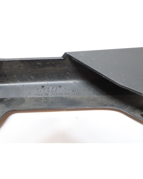 KTM 690 SMC, kedjeskydd