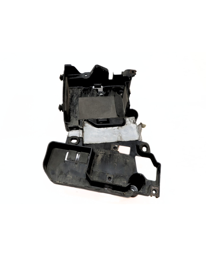 Yamaha XVS 1100A Dragstar, batterilåda