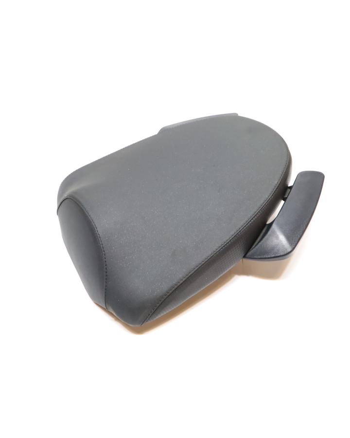 Aprilia Tuono, passagersadel