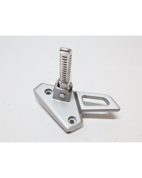 Peugeot Speedfight 3/4, passagerarfotpinne höger komplett 2