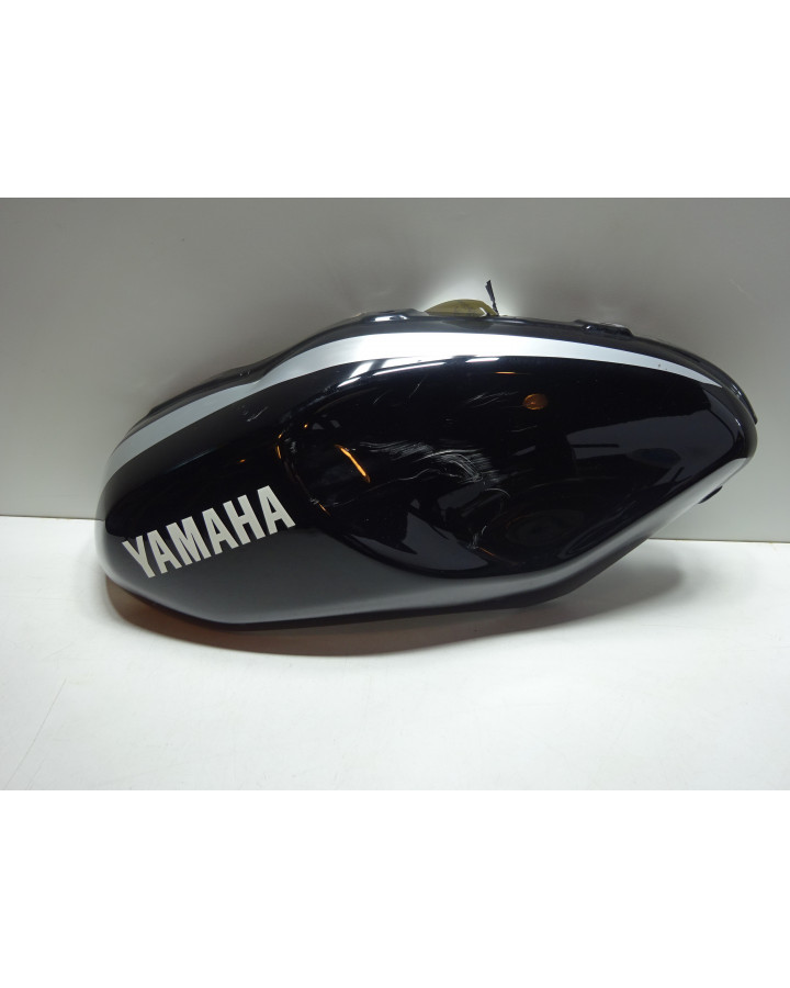 Yamaha XSR900, tankkåpa vänster