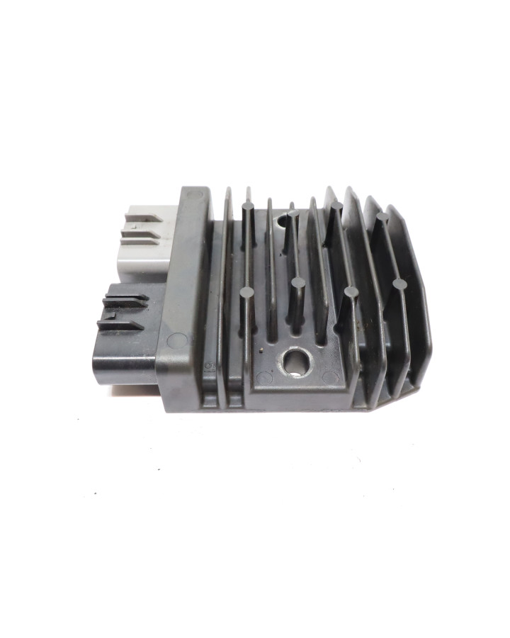 Honda CBR650F, voltregulator