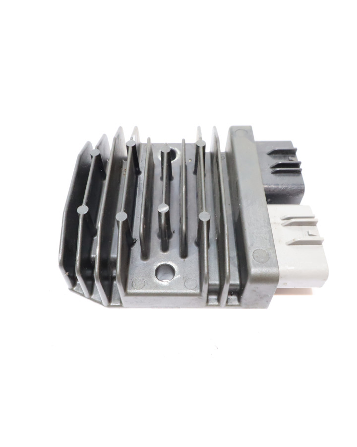 Honda CBR650F, voltregulator