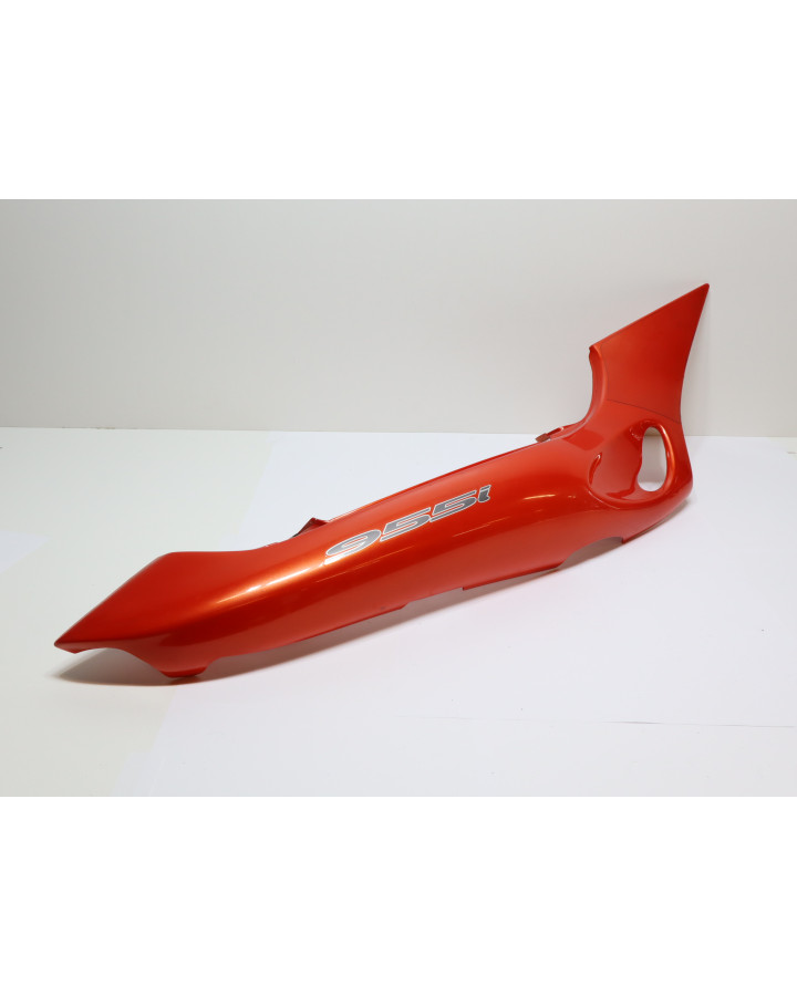 Triumph Sprint ST, bakre sidokåpa höger