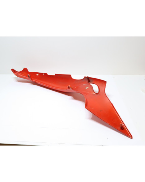 Triumph Sprint ST, bakre sidokåpa höger