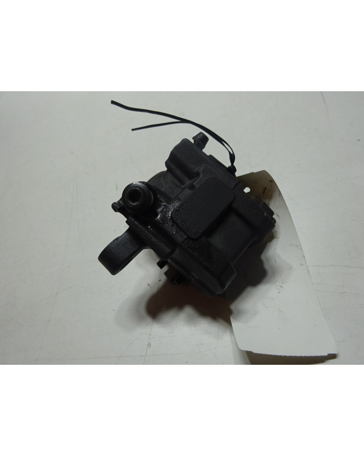 Yamaha XSR900, bromsok bak