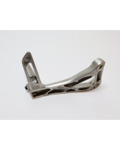 Honda CBR650F, passagerarfotpinne vänster komplett