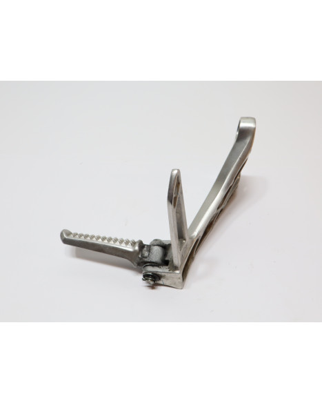 Honda CBR650F, passagerarfotpinne vänster komplett