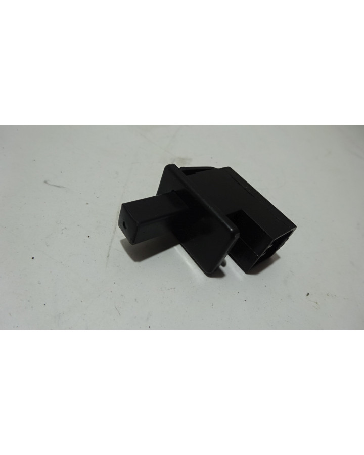 Ligier JS50, dörrkontakt