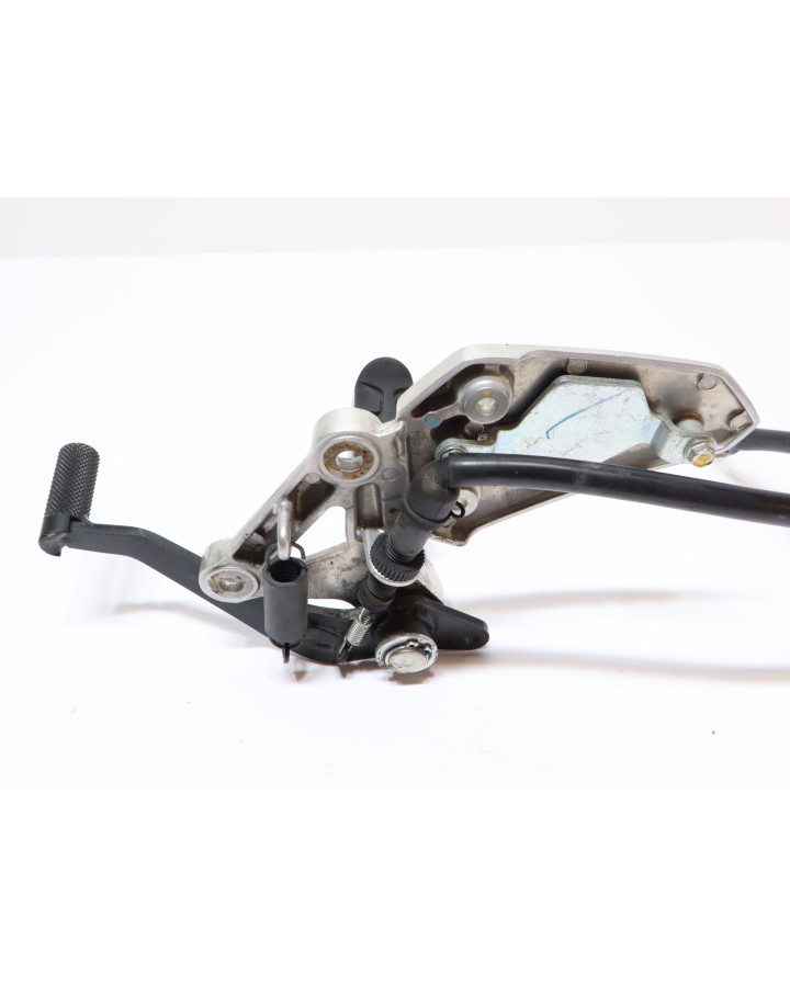 Honda CBR650F, fotpinne höger komplett