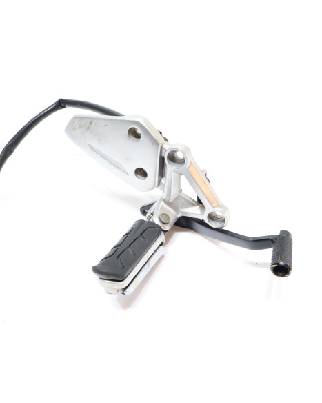 Honda CBR650F, fotpinne höger komplett