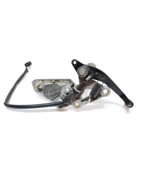 Honda CBR650F, fotpinne höger komplett