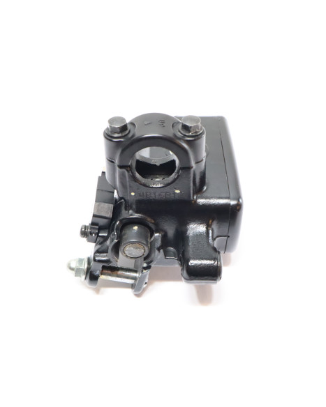 Honda CBR650F, bromscylinder fram