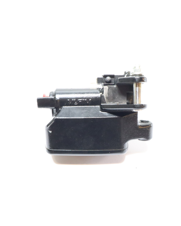 Honda CBR650F, bromscylinder fram