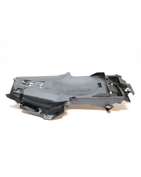 Honda CBR500R, batterilåda/inre stänkskärm