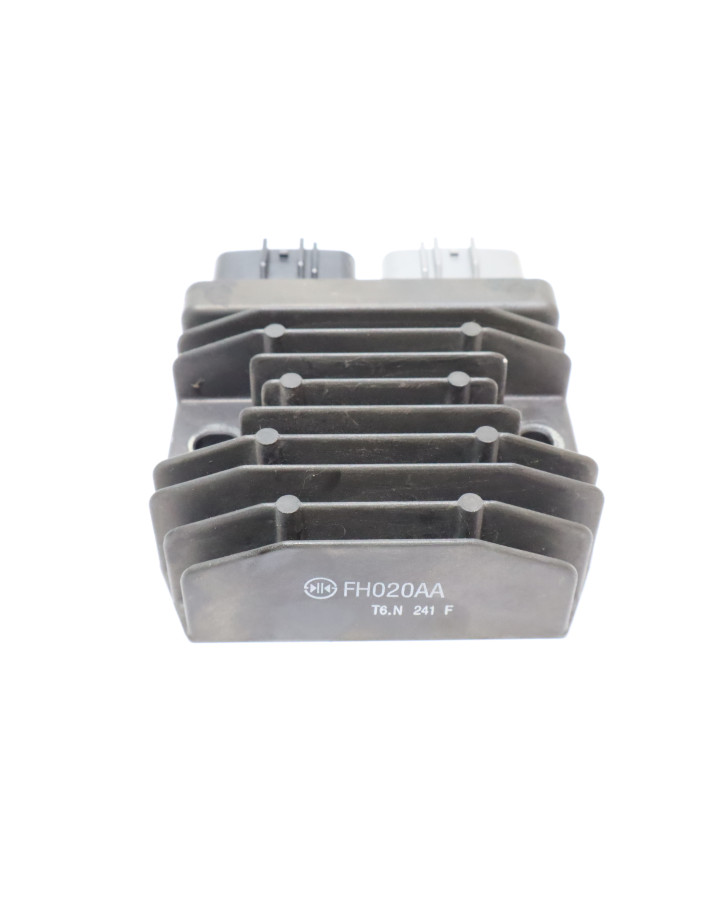 Honda CBR500R, voltregulator