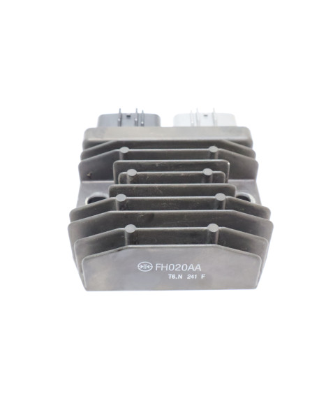 Honda CBR500R, voltregulator