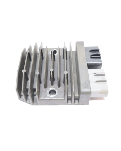 Honda CBR500R, voltregulator