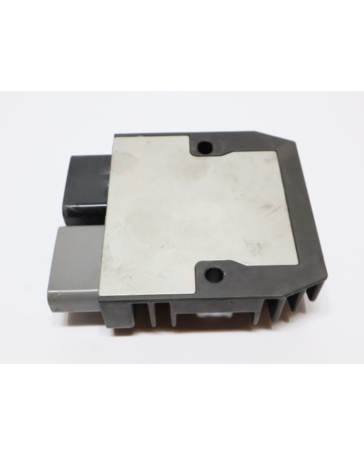 Honda CBR500R, voltregulator