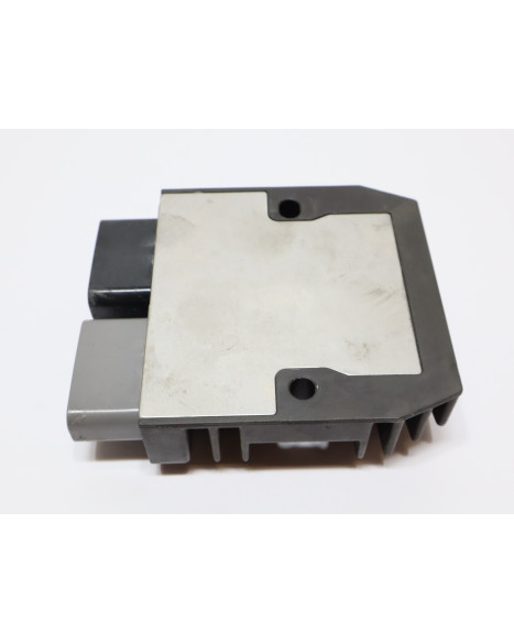 Honda CBR500R, voltregulator