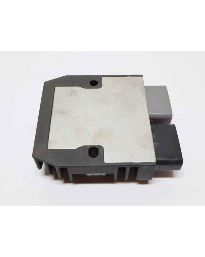 Honda CBR500R, voltregulator