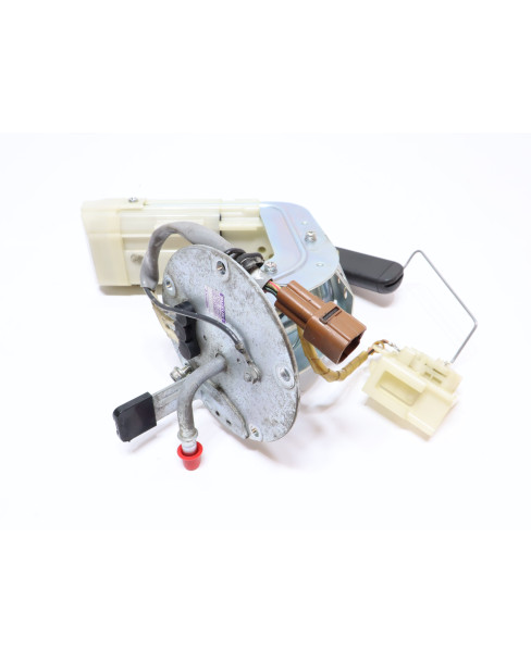 Suzuki GSF 650S Bandit, bränslepump 2