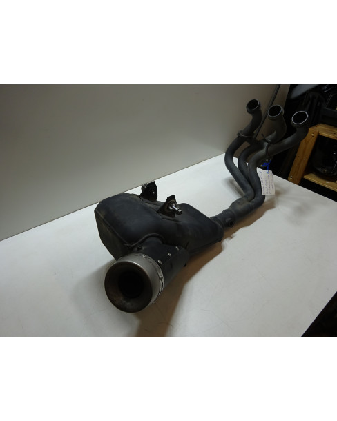 Yamaha XSR900, avgassystem 2