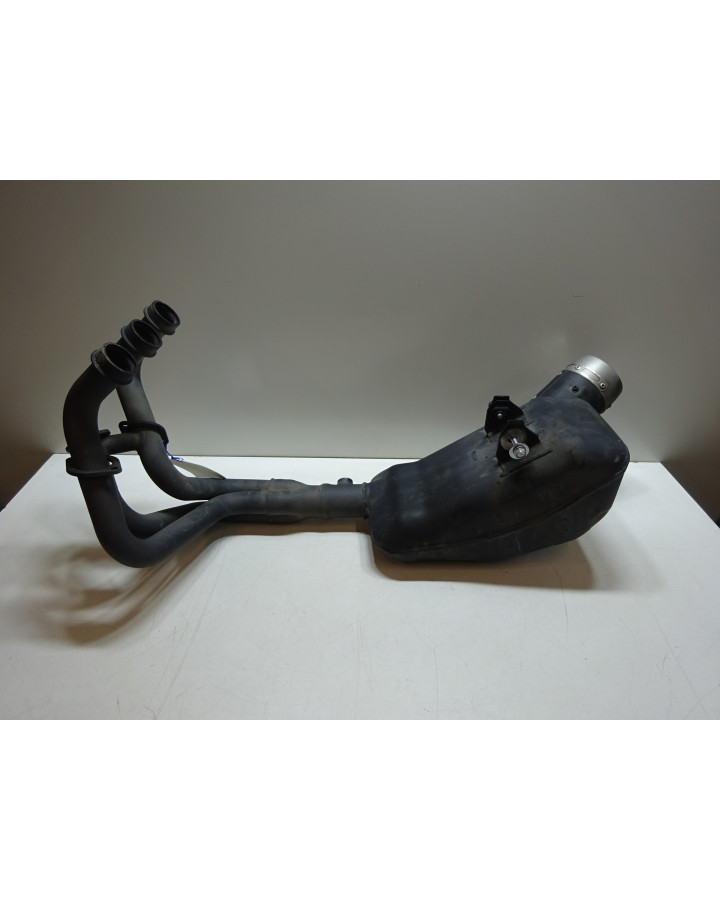 Yamaha XSR900, avgassystem