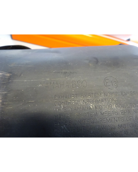 Yamaha XSR900, avgassystem