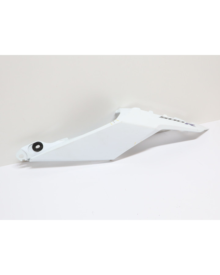 Honda CBR500R, bakre sidokåpa vänster