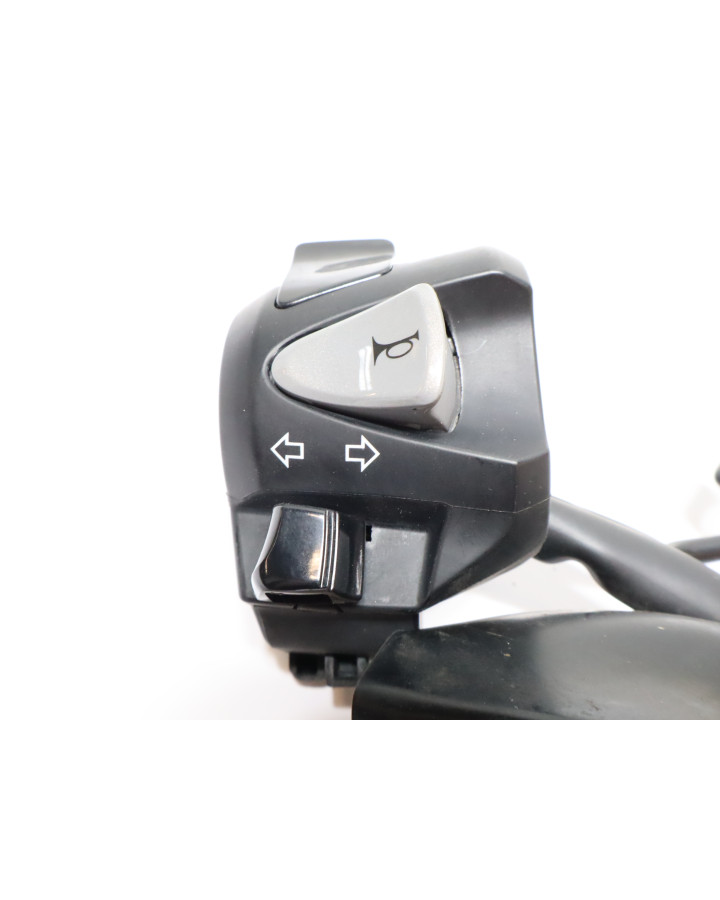 Honda CBR500R, omkopplare vänster