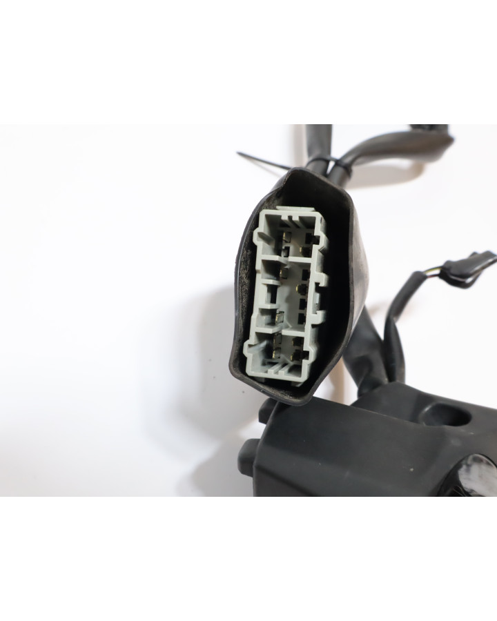 Honda CBR500R, omkopplare vänster