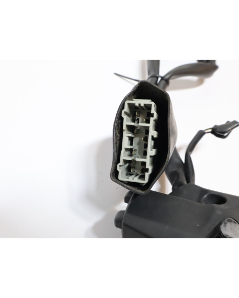 Honda CBR500R, omkopplare vänster