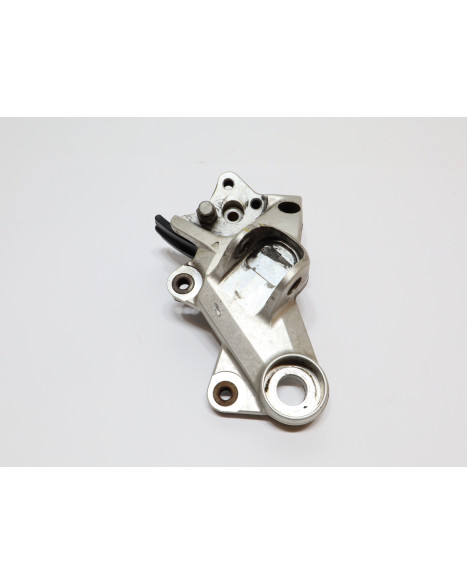 KTM 690 SMC R, fäste fotpinnne vänster