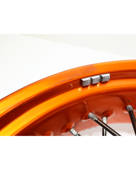 KTM 690 SMC R, bakfälg