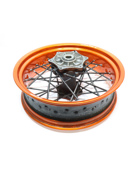 KTM 690 SMC R, bakfälg