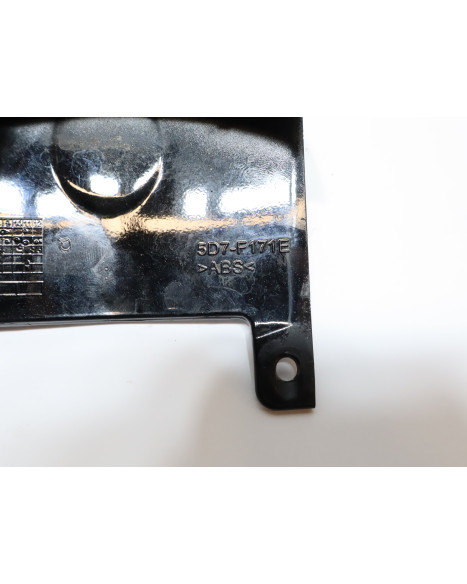 Yamaha YZF-R125, bakre mittkåpa