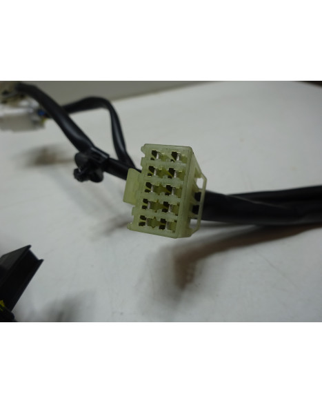 Yamaha XSR900, omkopplare vänster