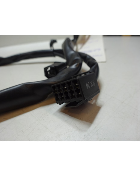 Yamaha XSR900, omkopplare höger