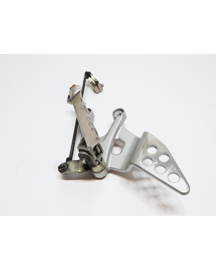 Yamaha YZF-R125, fotpinne vänster komplett