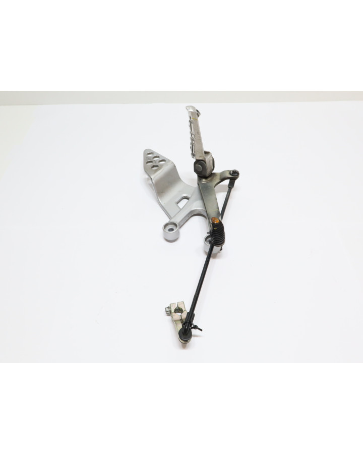 Yamaha YZF-R125, fotpinne vänster komplett